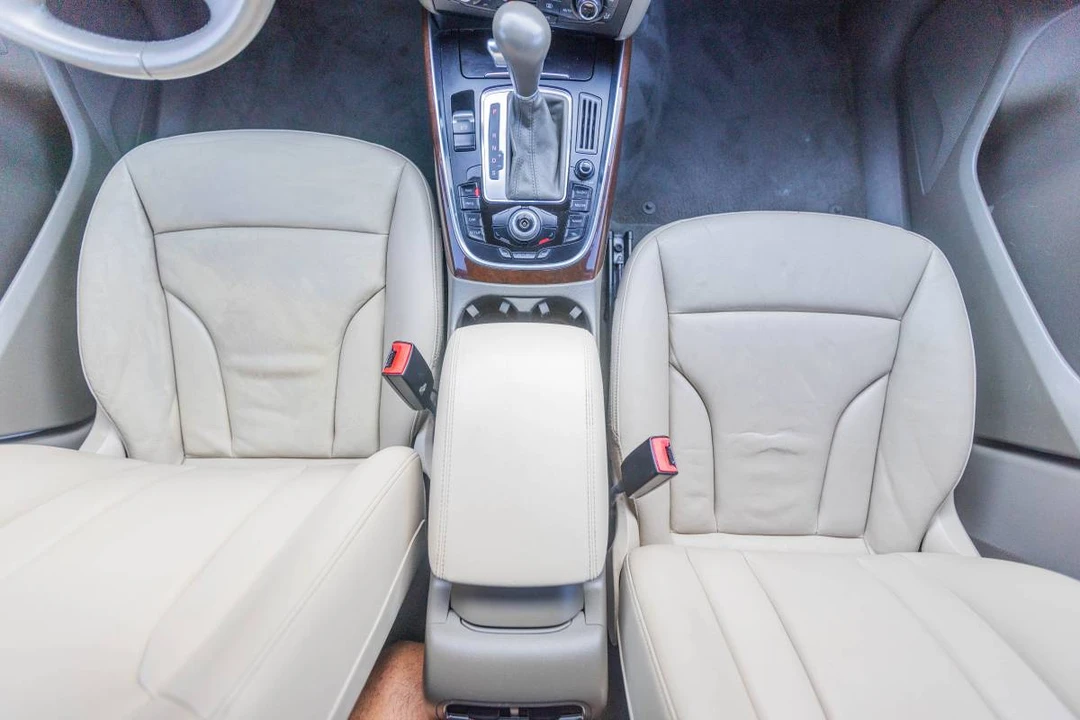 2012 Audi 8R Q5 - Image 10 of 24