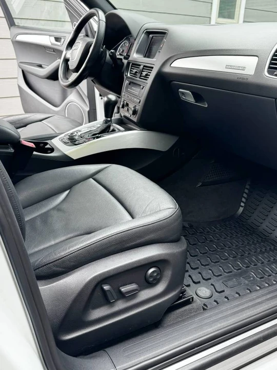 2012 Audi 8R Q5 - Image 10 of 13