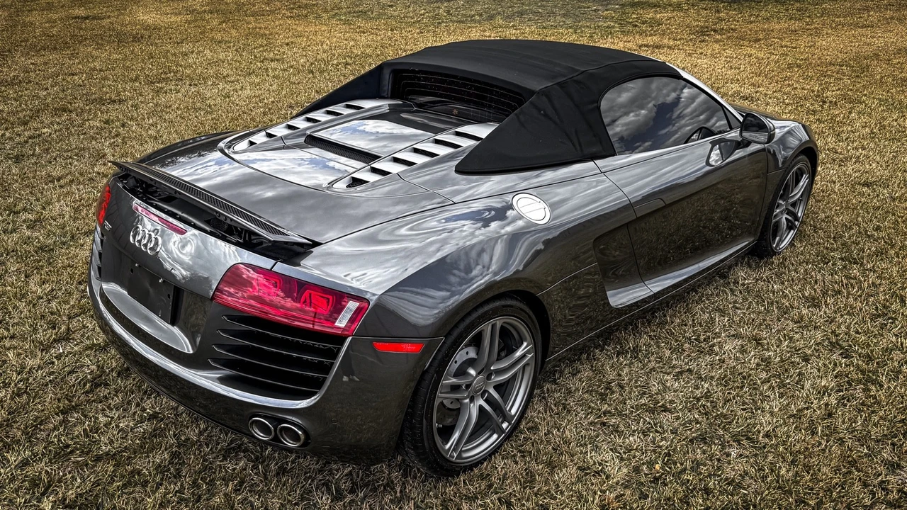 2012 Audi 42 R8 - Image 8 of 21