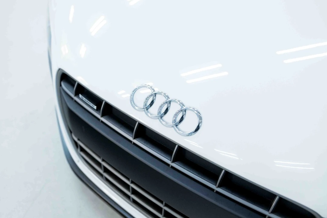 2012 Audi 42 R8 - Image 12 of 12