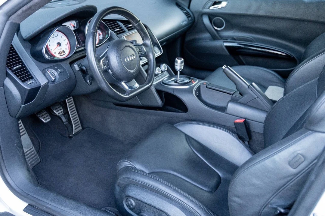 2012 Audi 42 R8 - Image 2 of 17