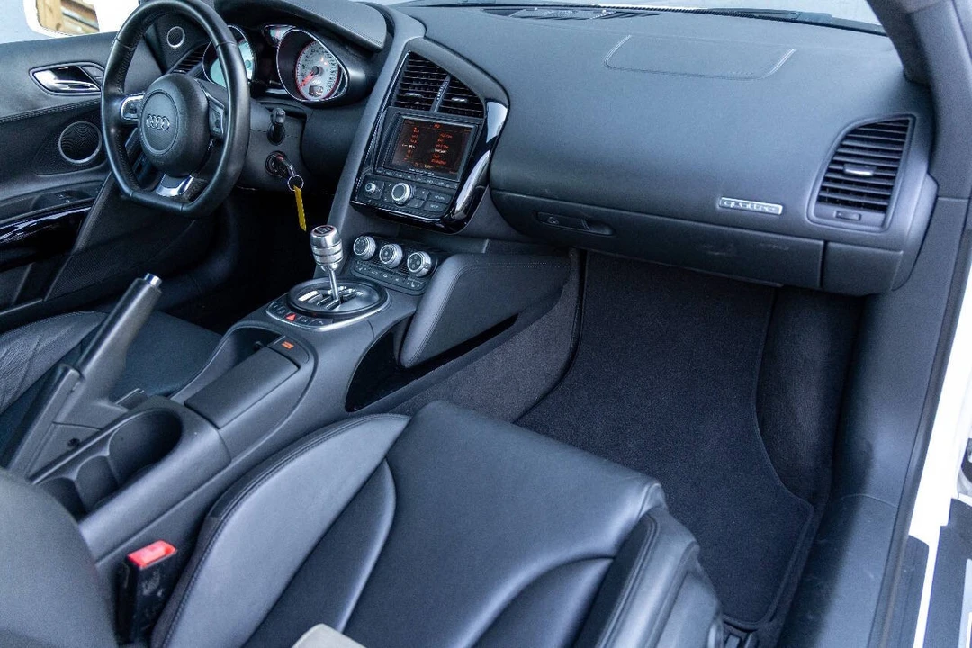 2012 Audi 42 R8 - Image 17 of 18