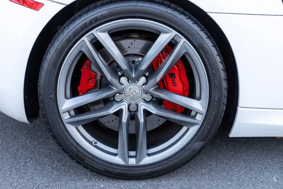 2012 Audi 42 R8 - Image 15 of 18