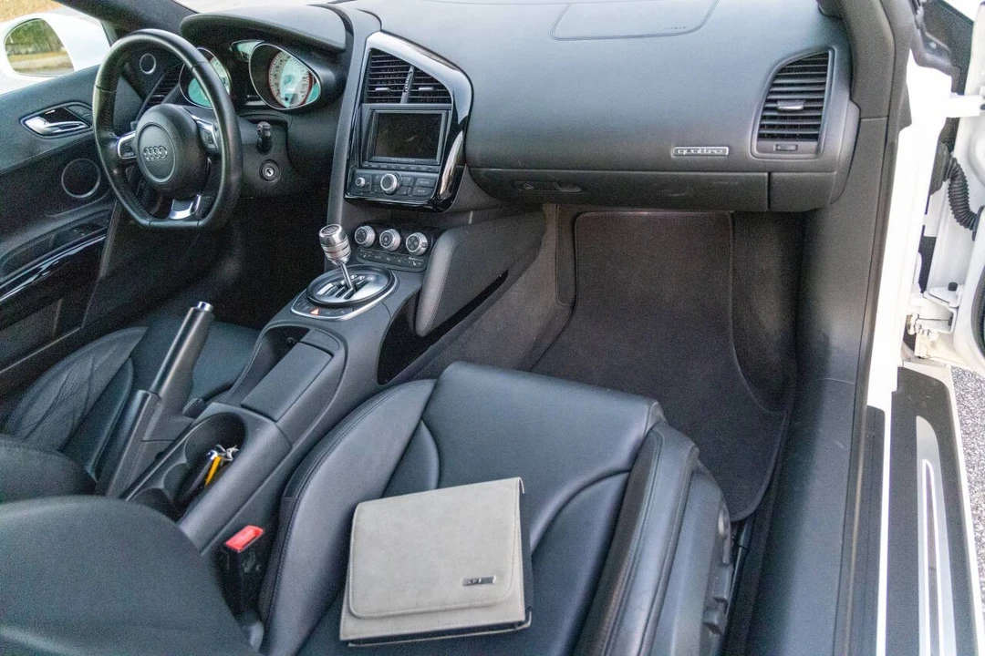 2012 Audi 42 R8 - Image 9 of 11
