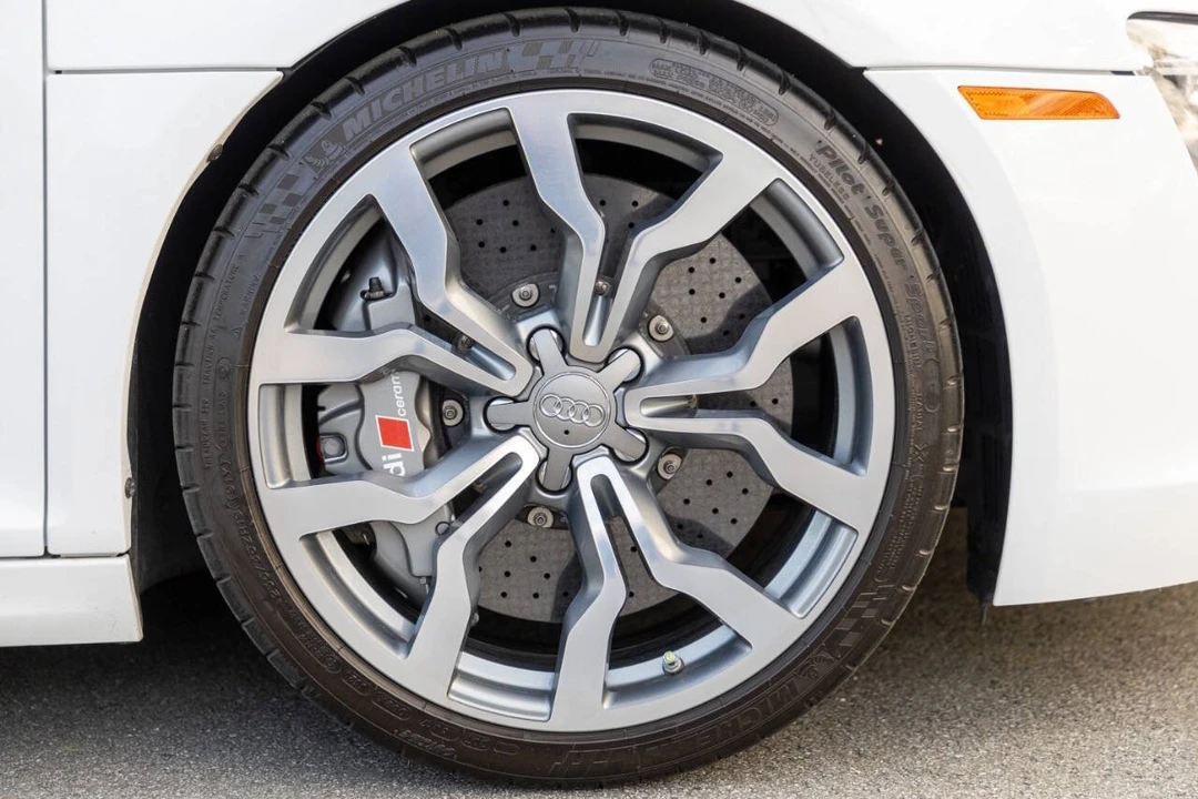 2012 Audi 42 R8 - Image 9 of 19