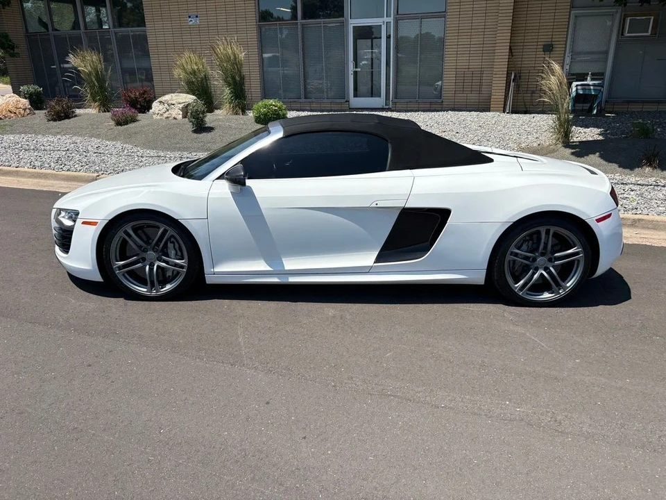 2012 Audi 42 R8 - Image 2 of 21