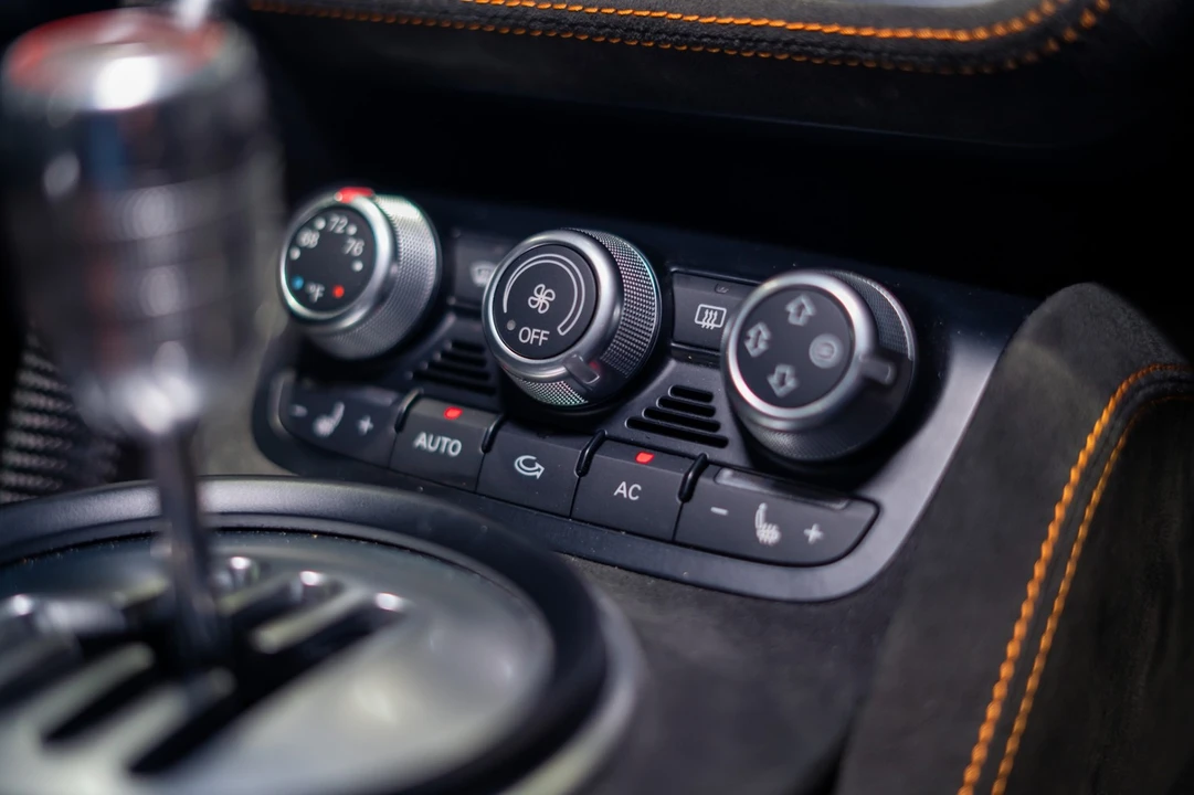 2012 Audi 42 R8 - Image 25 of 31