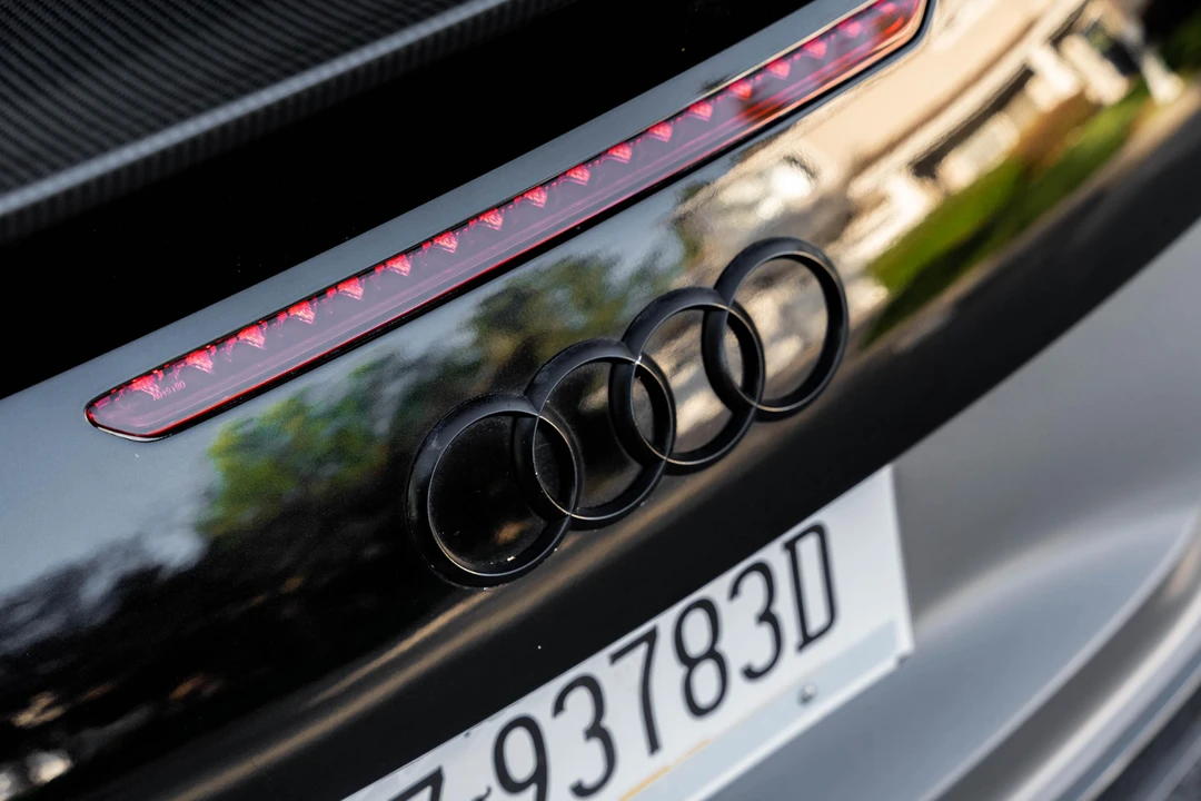 2012 Audi 42 R8 - Image 30 of 31