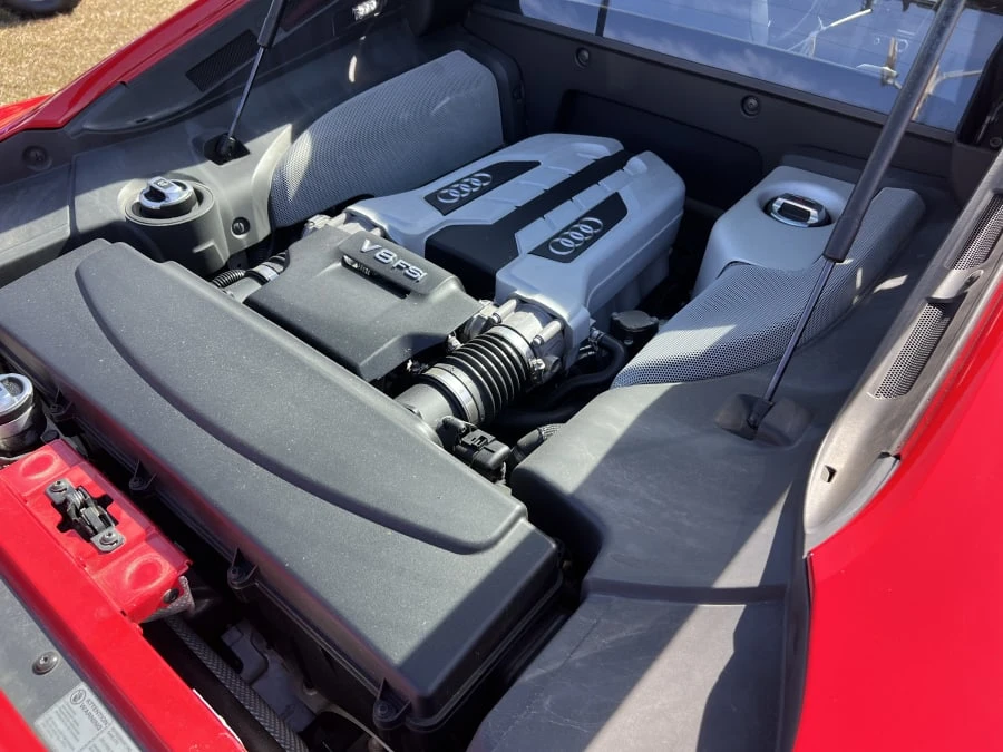 2012 Audi 42 R8 - Image 7 of 9