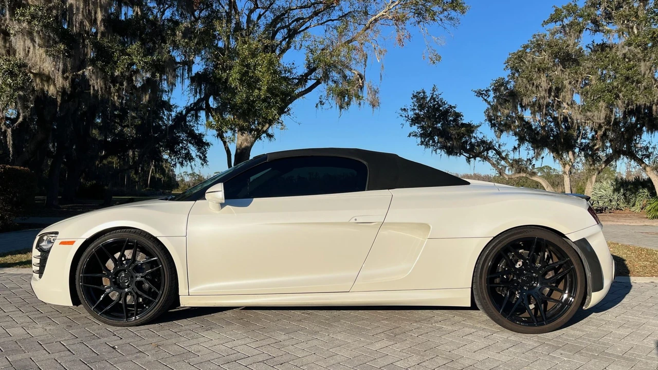 2012 Audi 42 R8 - Image 26 of 31