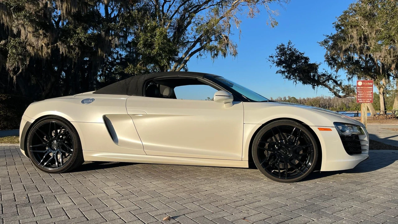2012 Audi 42 R8 - Image 14 of 31