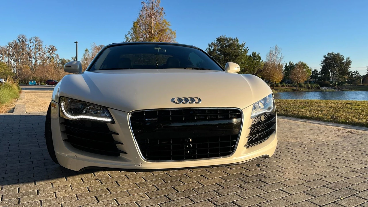 2012 Audi 42 R8 - Image 9 of 31