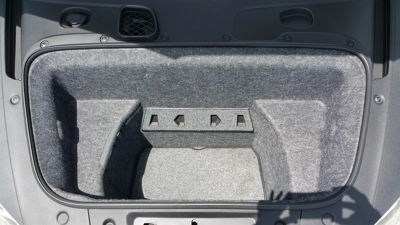 2012 Audi 42 R8 - Image 30 of 31