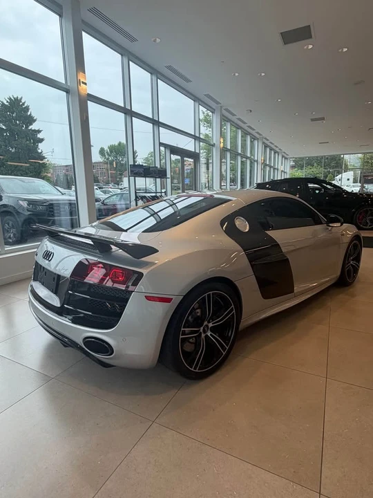 2012 Audi 42 R8 - Image 2 of 8