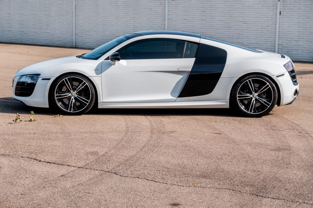 2012 Audi 42 R8 - Image 8 of 31