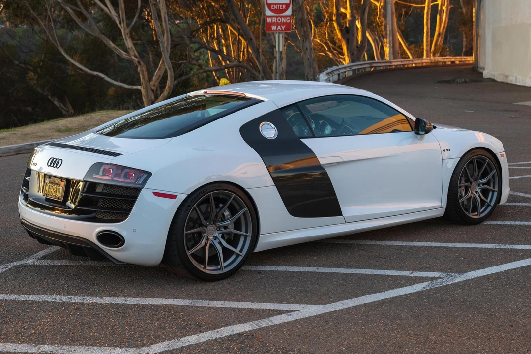2012 Audi 42 R8 - Image 4 of 31