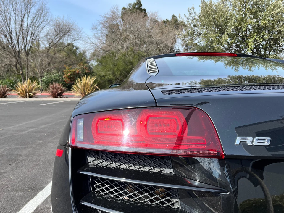 2012 Audi 42 R8 - Image 18 of 31