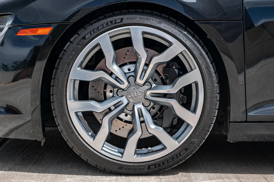 2012 Audi 42 R8 - Image 27 of 31