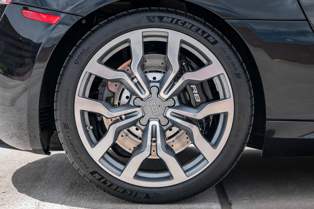 2012 Audi 42 R8 - Image 29 of 31