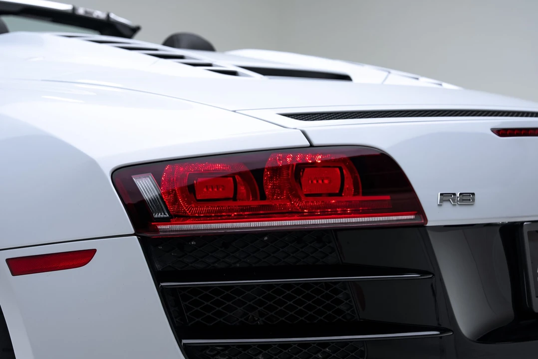 2012 Audi 42 R8 - Image 30 of 31
