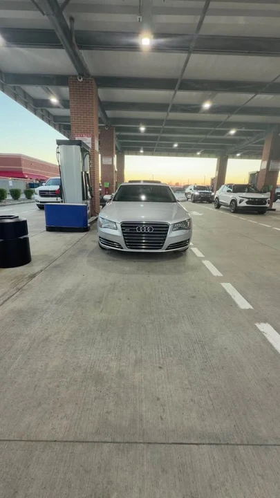 2012 Audi D4 A8 - Image 2 of 4