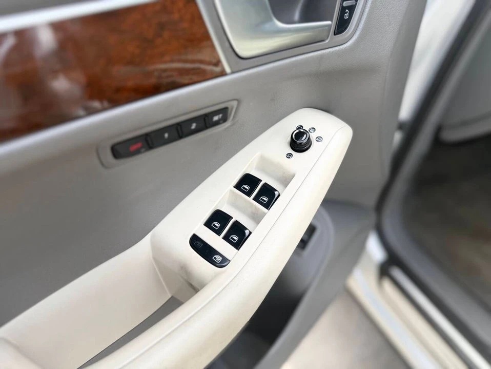 2012 Audi 8R Q5 - Image 10 of 20