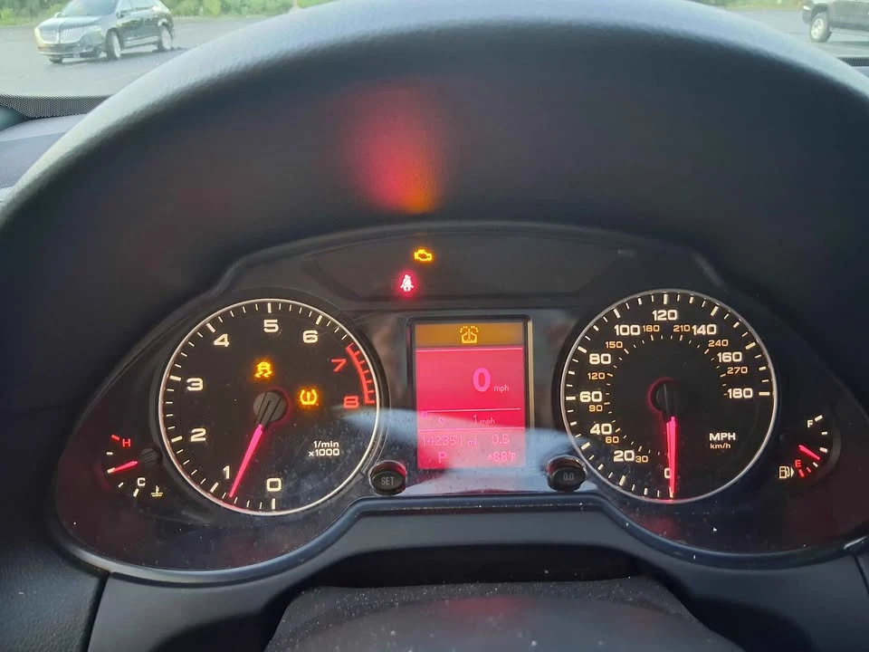 2012 Audi 8R Q5 - Image 2 of 10