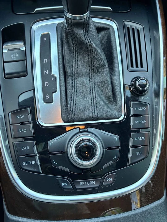 2012 Audi 8R Q5 - Image 4 of 11