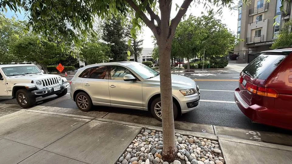 2012 Audi 8R Q5 - Image 2 of 10