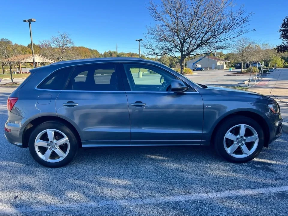 2012 Audi 8R Q5 - Image 2 of 10