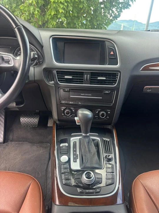 2012 Audi 8R Q5 - Image 12 of 13
