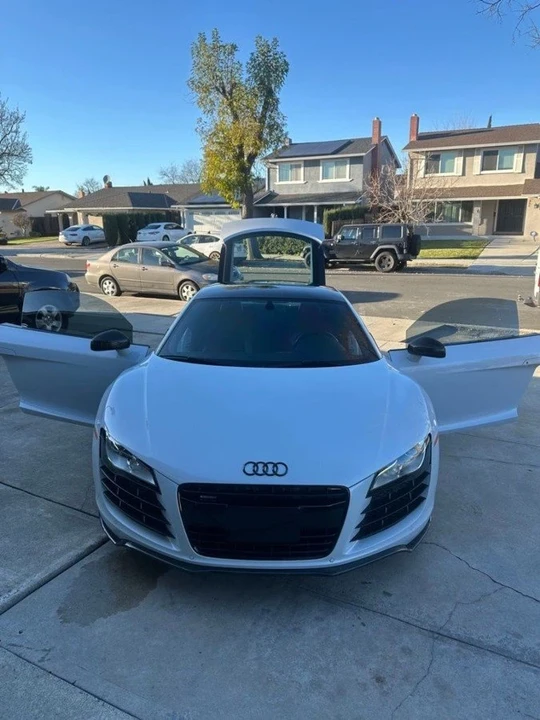 2012 Audi 42 R8 - Image 2 of 8