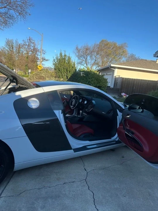 2012 Audi 42 R8 - Image 3 of 8