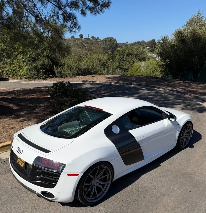 2012 Audi 42 R8 - Image 2 of 7