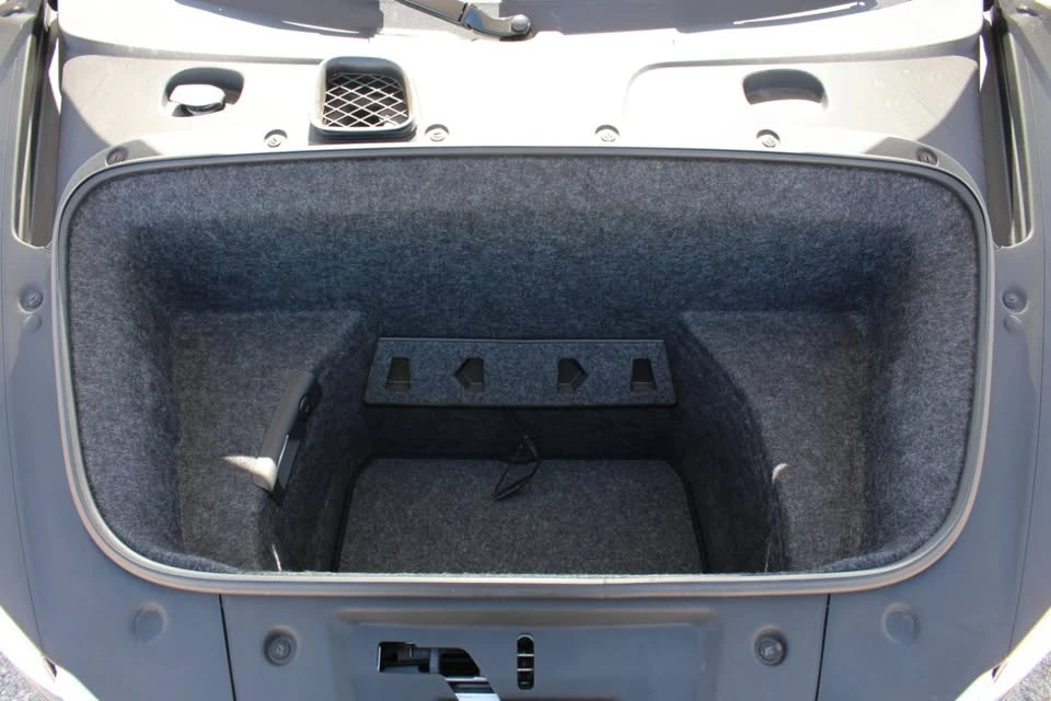 2012 Audi 42 R8 - Image 8 of 15