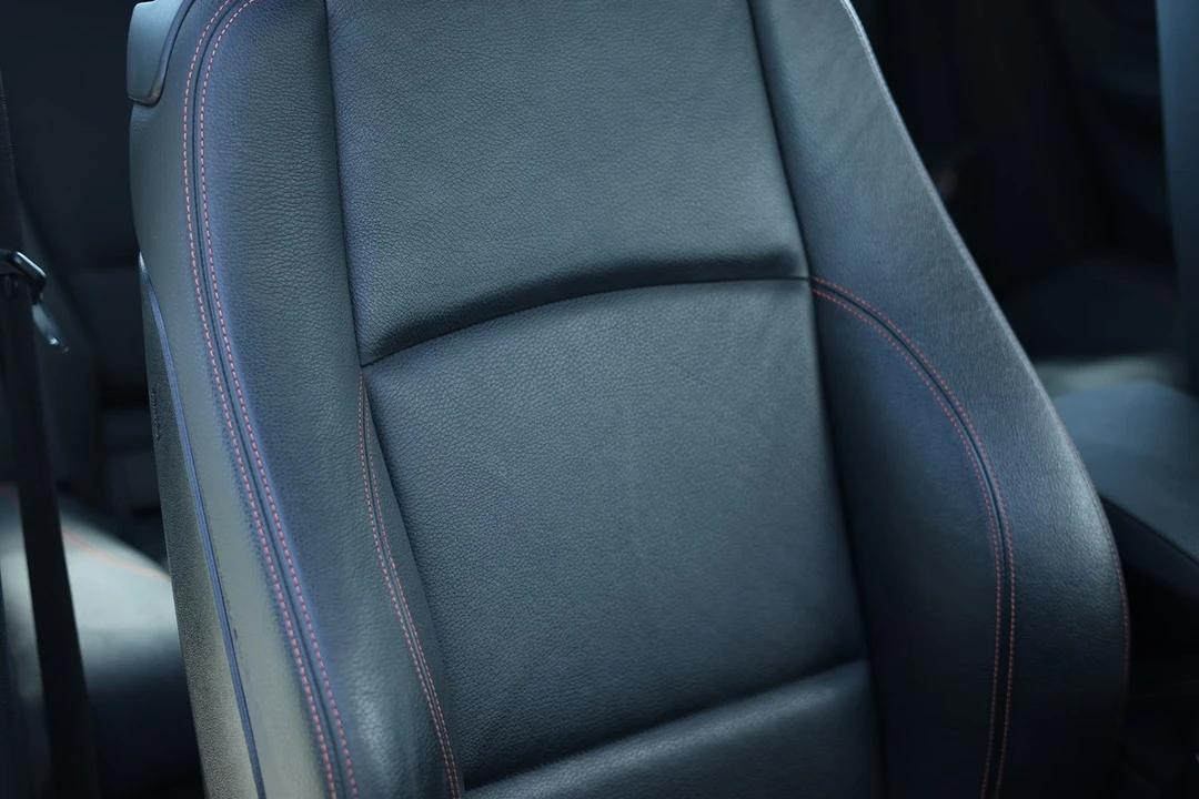 2012 BMW 1M - Image 26 of 30