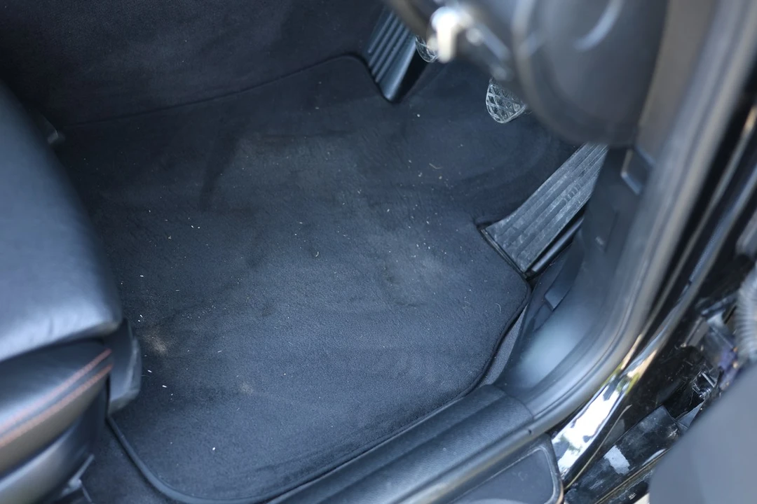 2012 BMW 1M - Image 24 of 30
