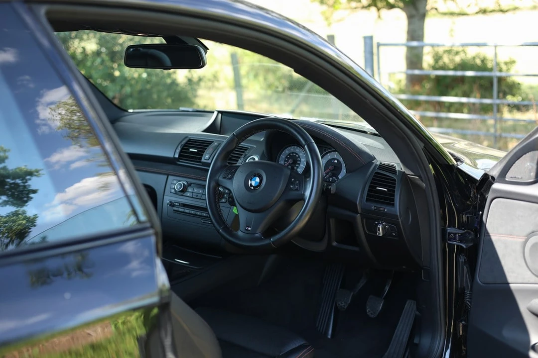 2012 BMW 1M - Image 18 of 30
