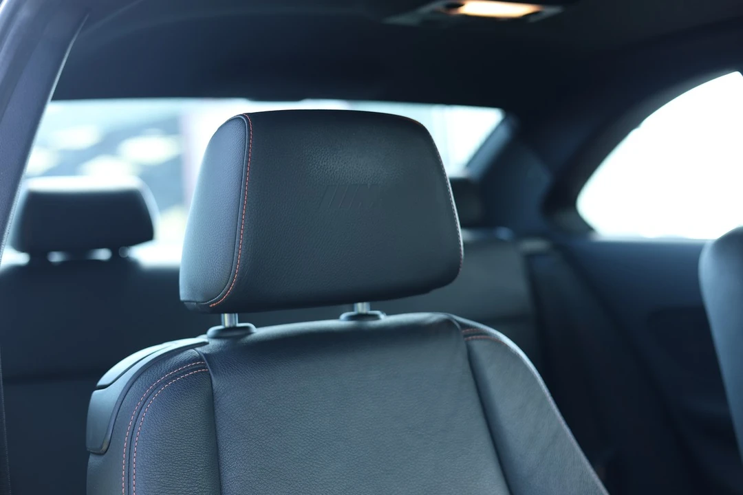 2012 BMW 1M - Image 25 of 30