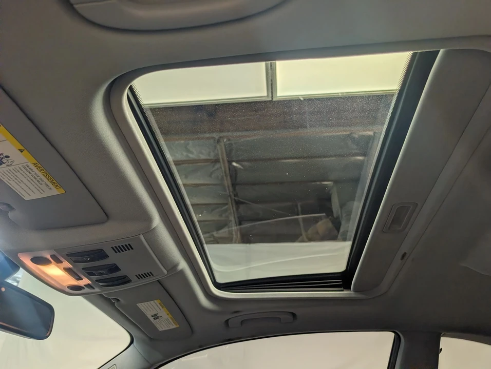 2012 BMW E82 135i & 135is - Image 26 of 31