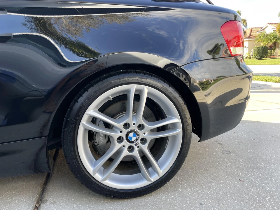 2012 BMW E82 135i & 135is - Image 27 of 31