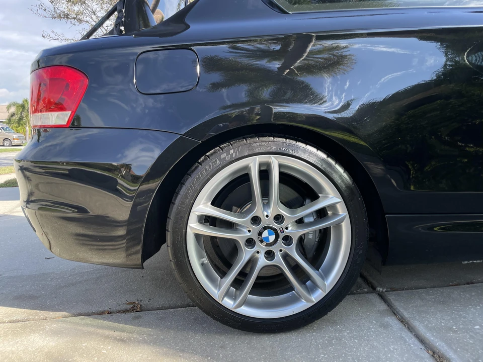2012 BMW E82 135i & 135is - Image 28 of 31