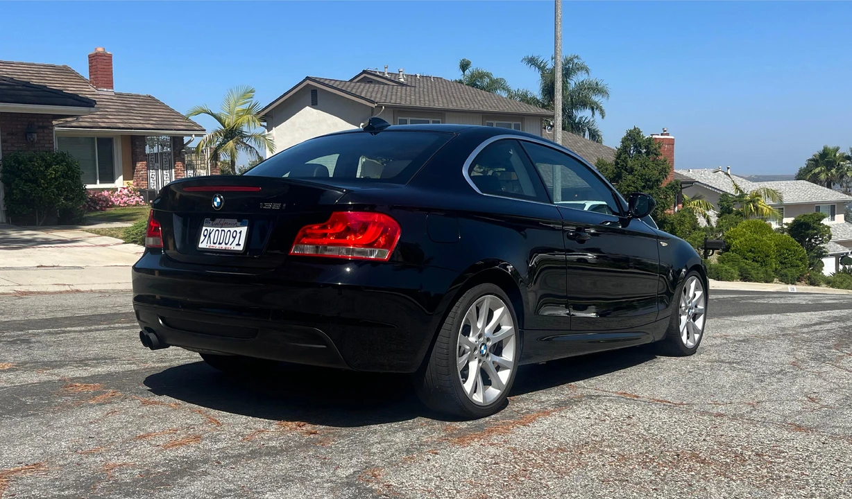 2012 BMW E82 135i & 135is - Image 20 of 31