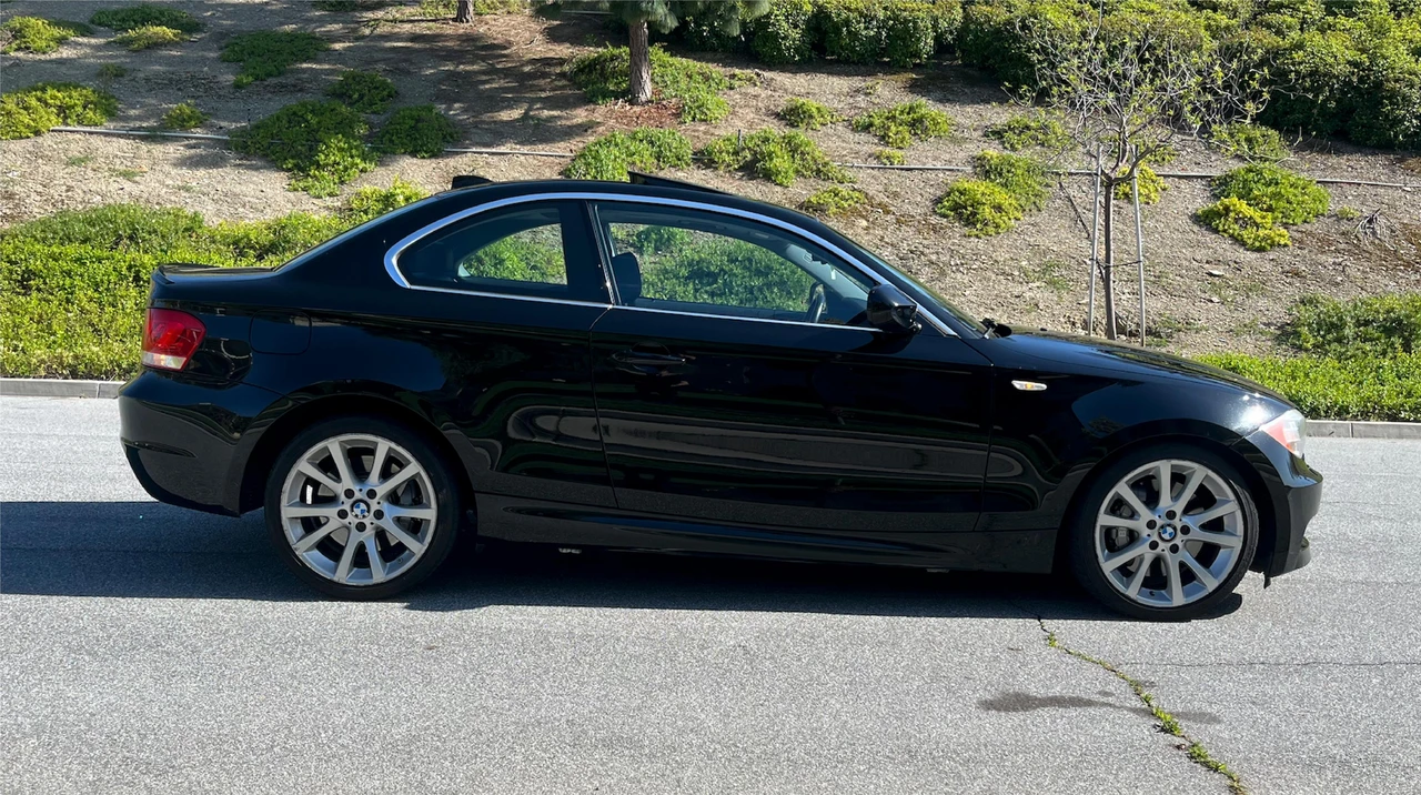 2012 BMW E82 135i & 135is - Image 23 of 31