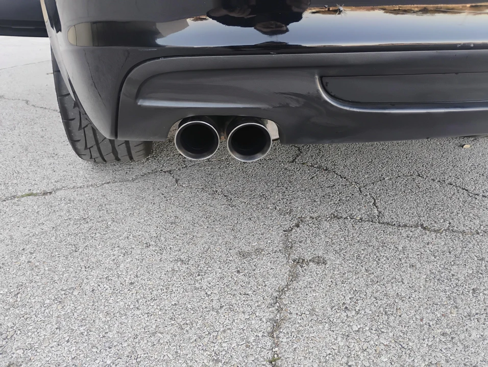 2012 BMW E82 135i & 135is - Image 29 of 31