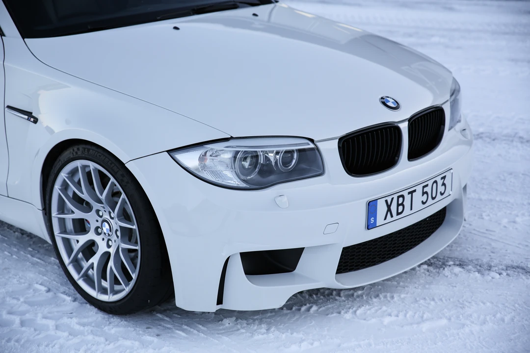 2012 BMW 1M - Image 23 of 31