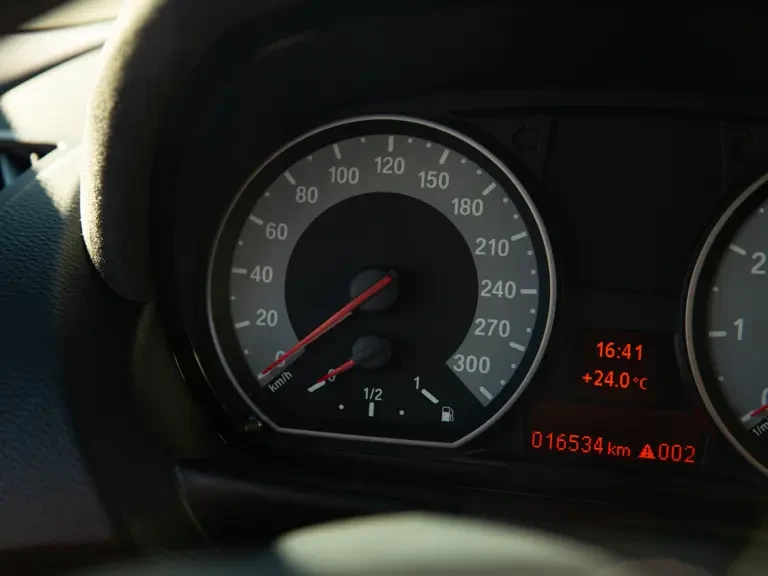 2012 BMW 1M - Image 18 of 31