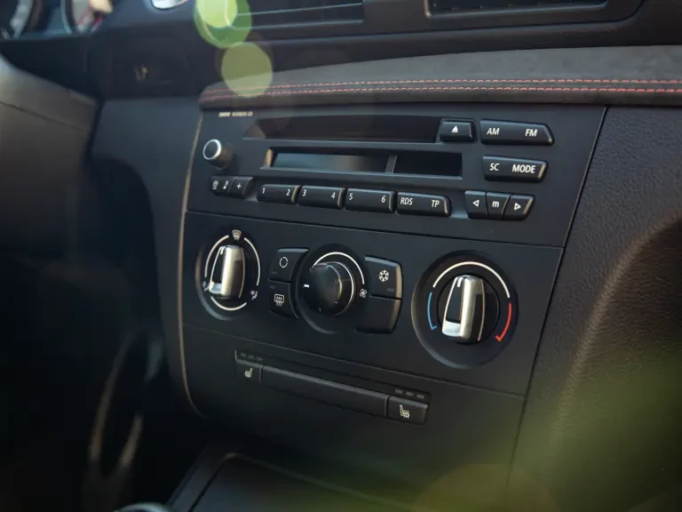 2012 BMW 1M - Image 14 of 31