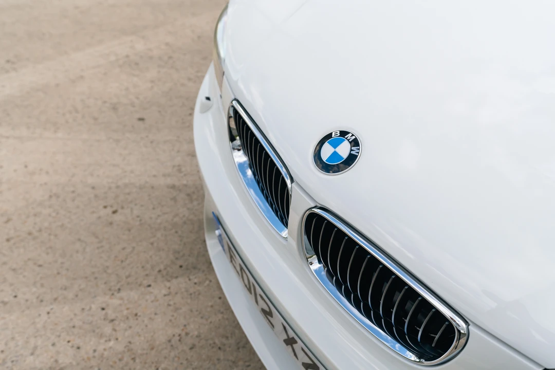 2012 BMW 1M - Image 27 of 31