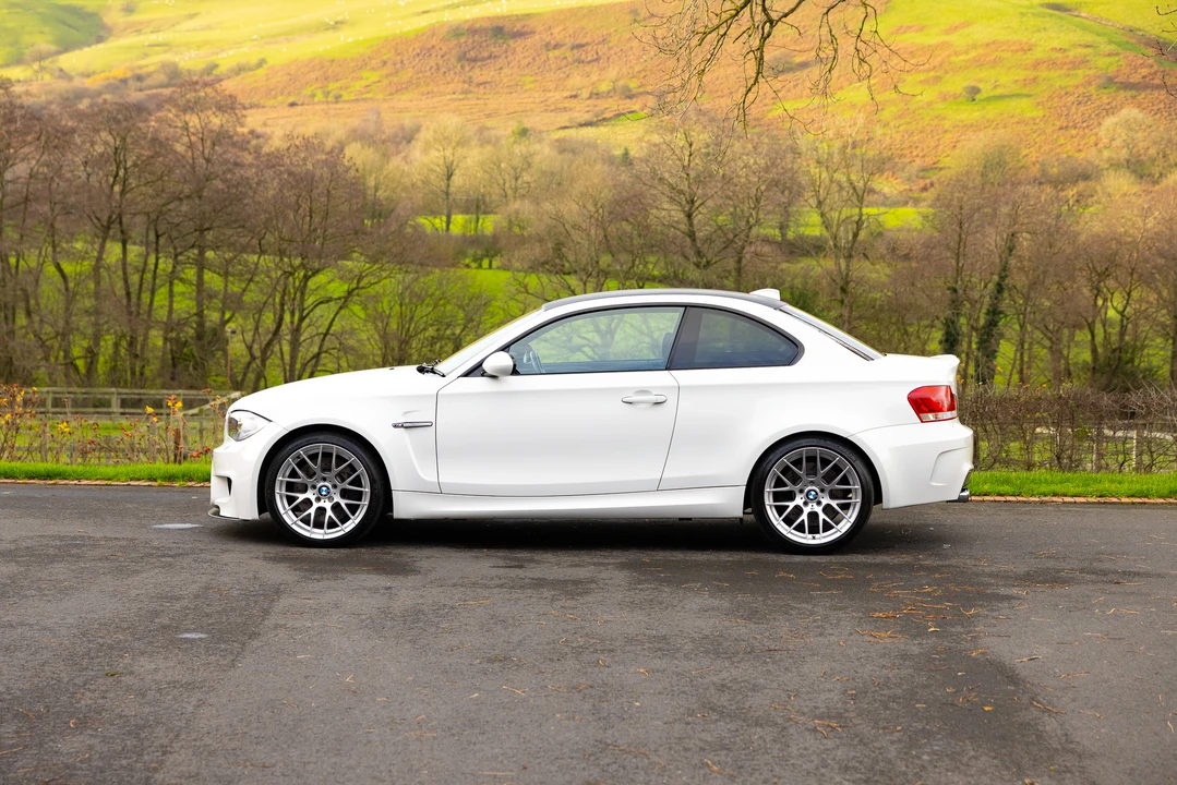 2012 BMW 1M - Image 17 of 31